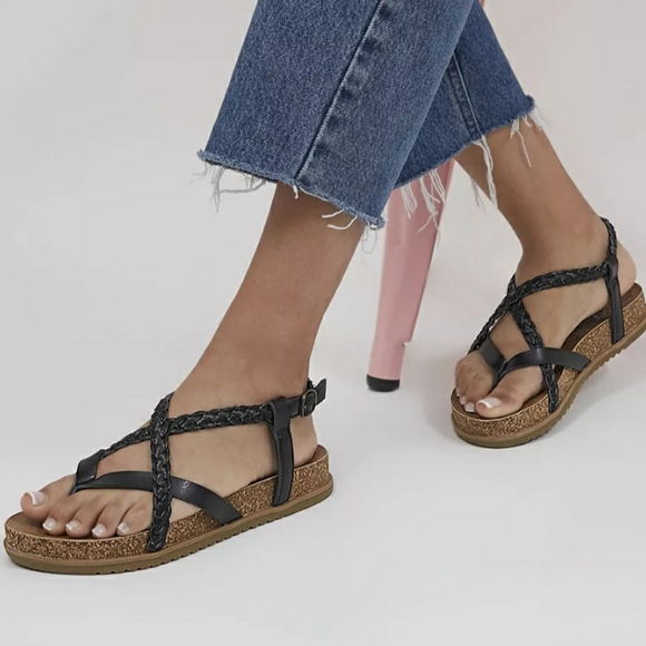 Blowfish Malibu Foxtail‎ Braided Sandals - Picture 1 of 9
